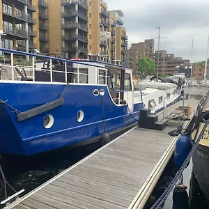 Botel Historic Dutch Barge, Idyllic Location, London