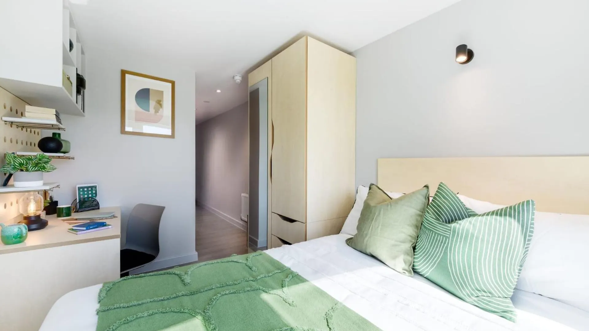 Cosy City Living Ensuites At Trendy Wick Park In London United Kingdom