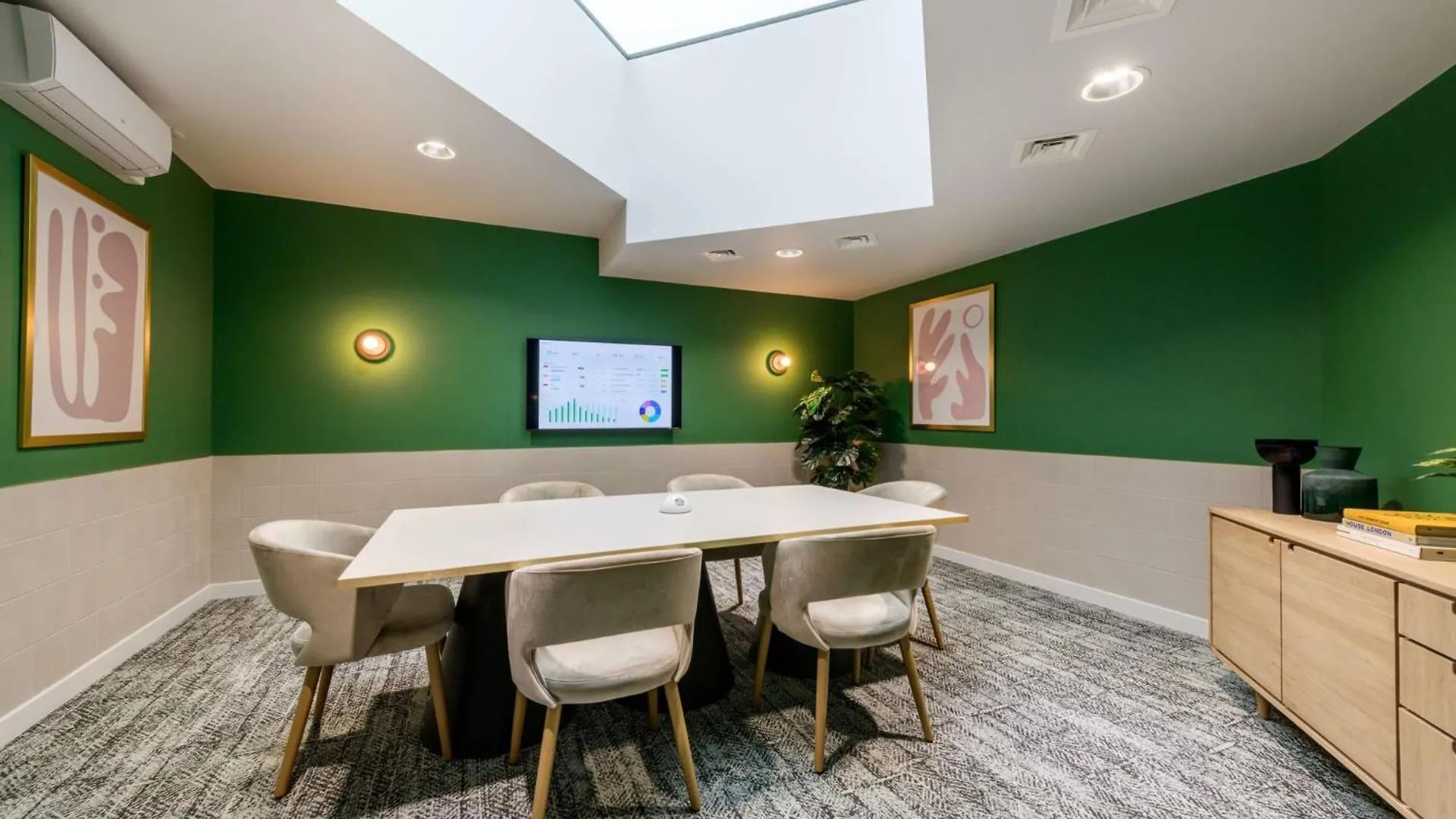 Cosy City Living Ensuites At Trendy Wick Park In London 0*,  United Kingdom